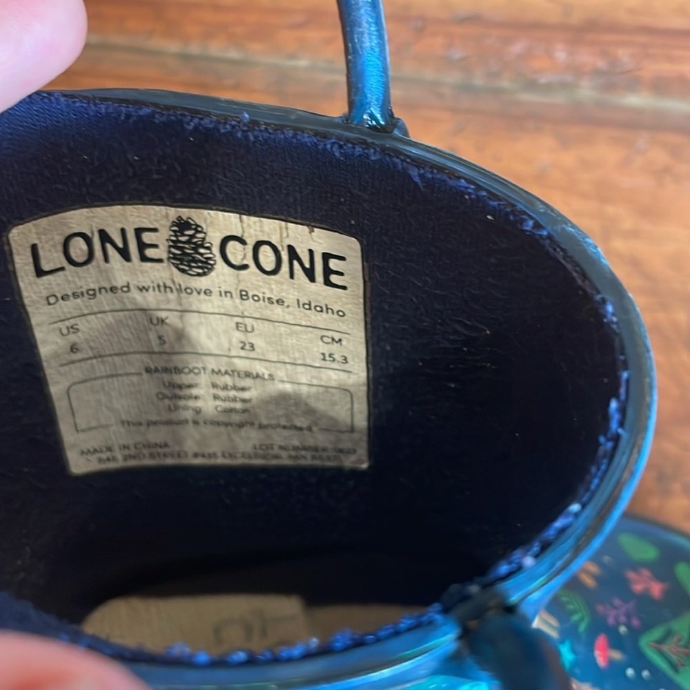 LONE CONE | rain boots | size 6 - Picture 7 of 16